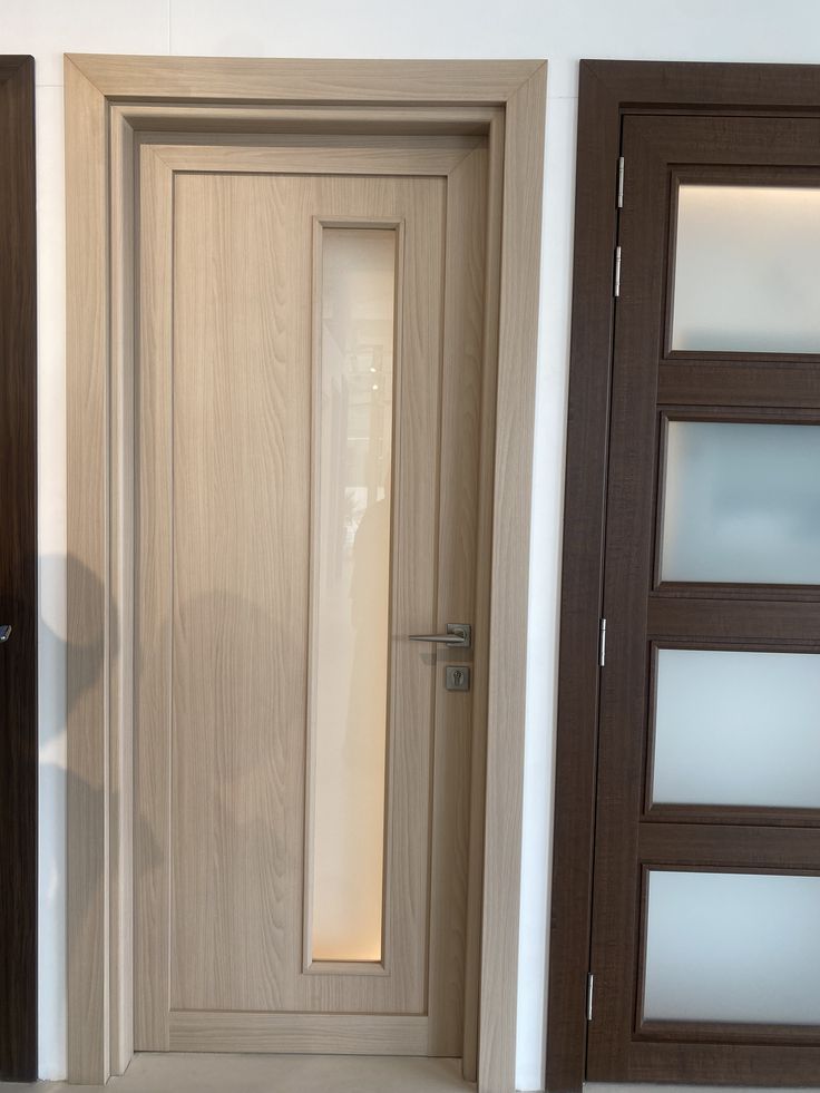 دهان أبواب خشبية